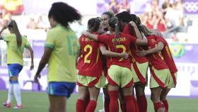 Las jugadoras de la selección española festejan el golazo de Alexia Putellas