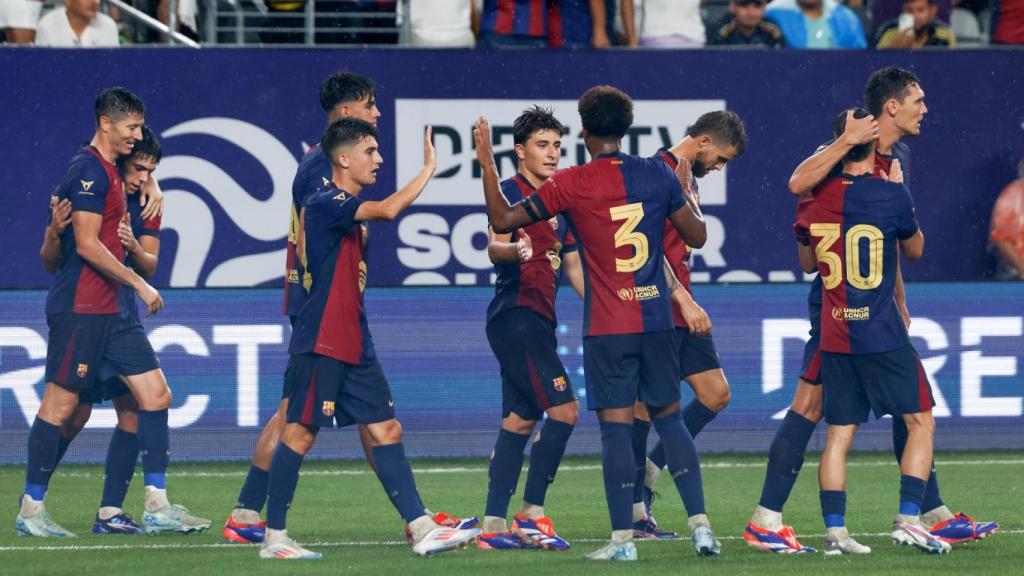 Los futbolistas del Barça celebran un gol al Real Madrid