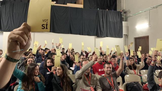 Votación durante el Consell Nacional del Jovent Republicà de 2019