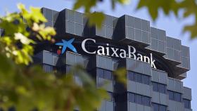 Exterior de la sede de Caixabank en Barcelona