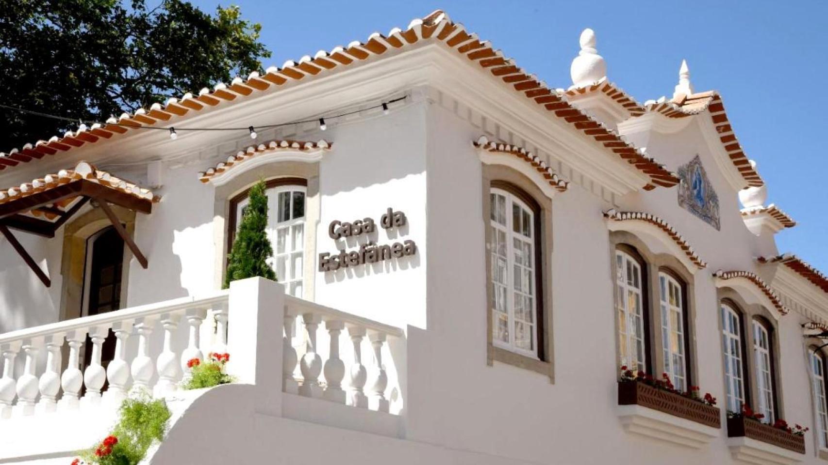 Fachada de la Casa da Estefânea