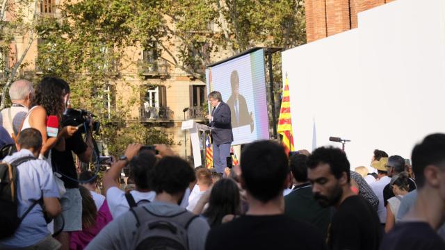 El expresidente de la Generalitat, Carles Puigdemont, en el Arc del Triomf