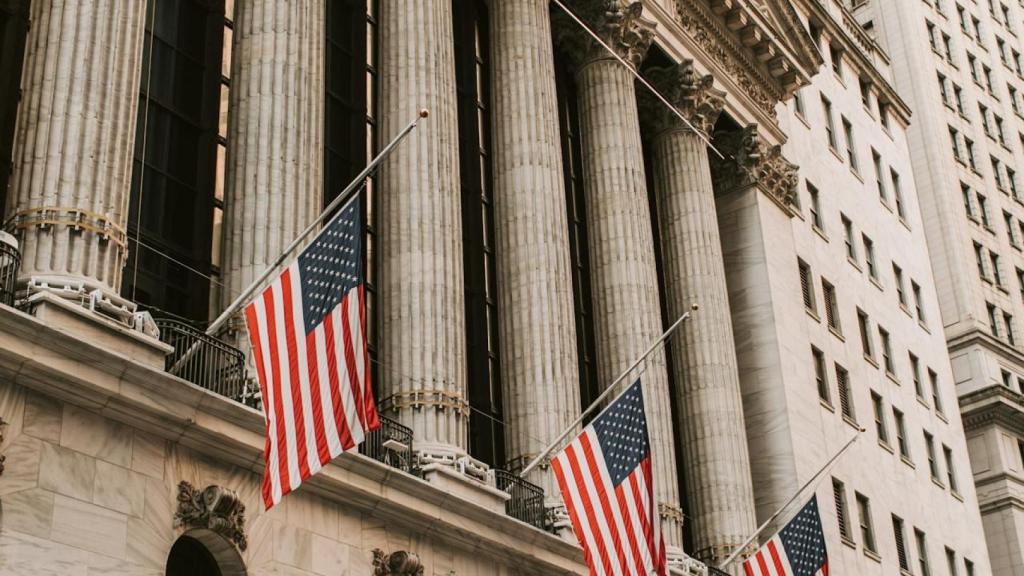 Fachada de la Bolsa de Nueva York en Wall Street