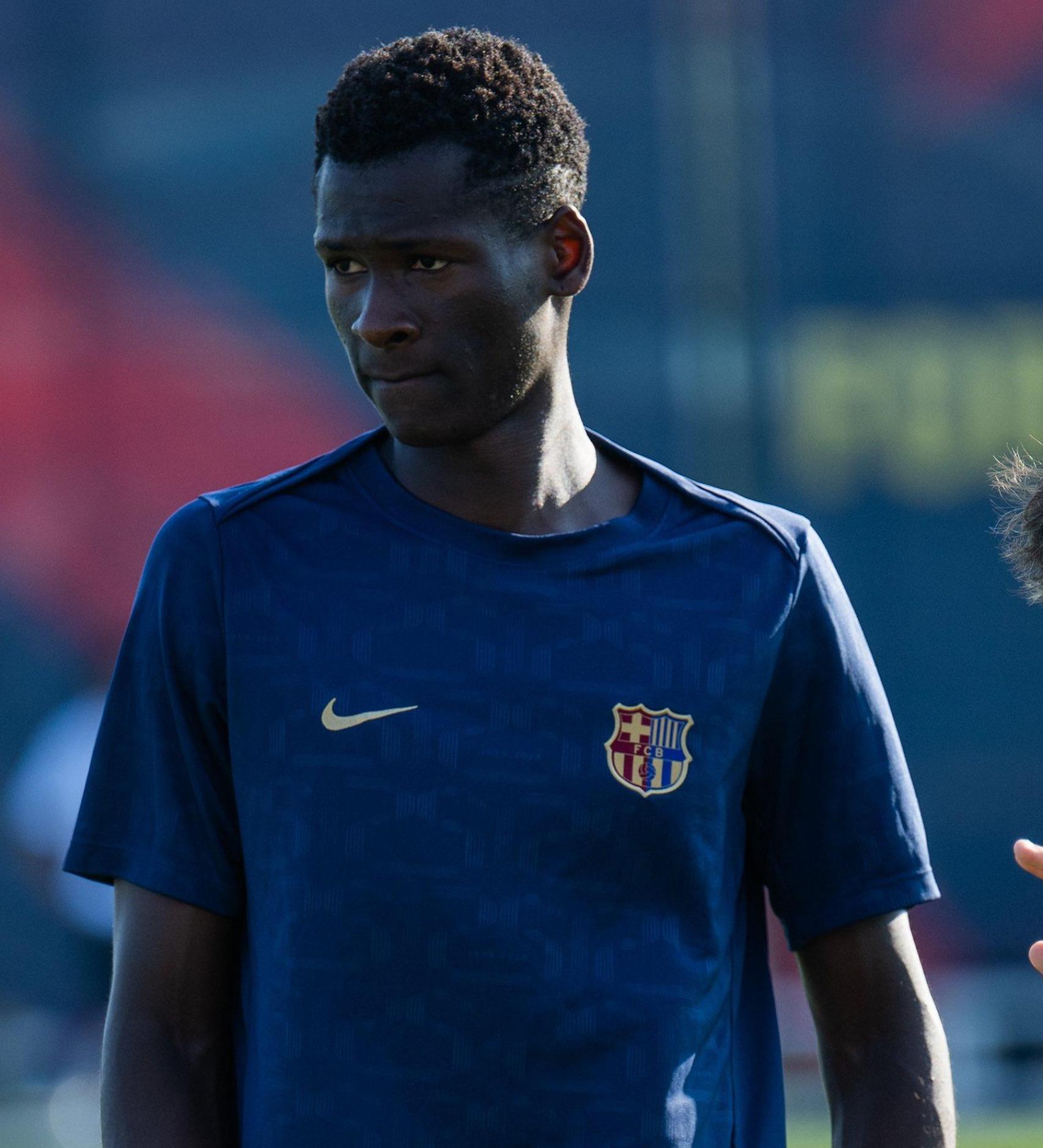 Ibrahim Baldé, central a prueba en el Barça B