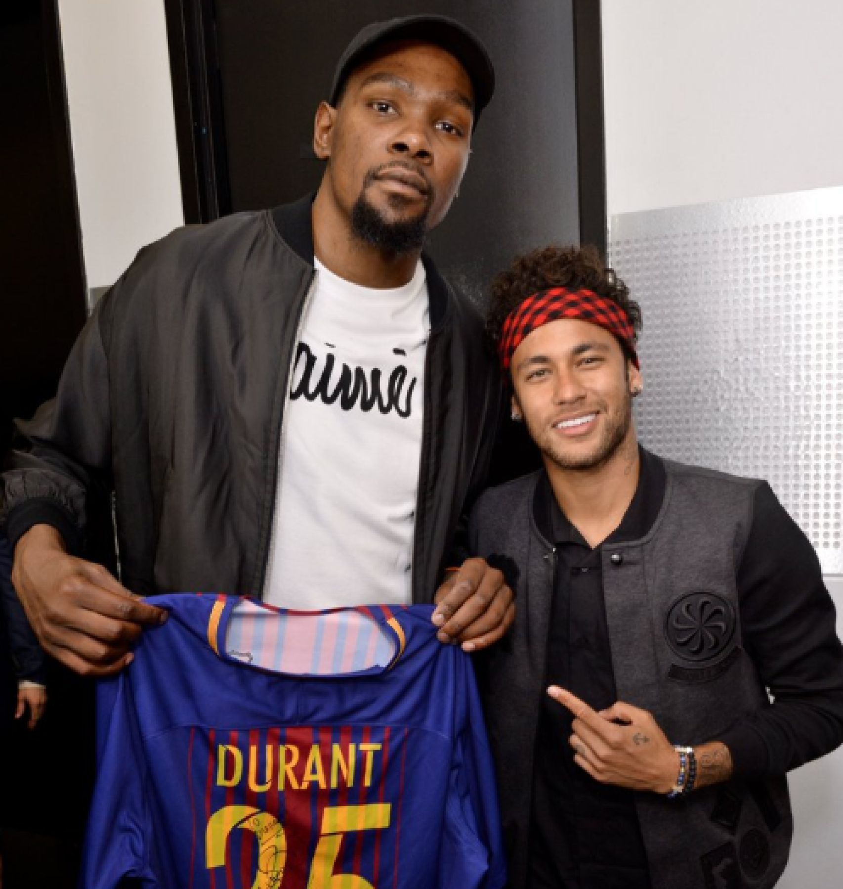 Durant posa con Neymar Júnior