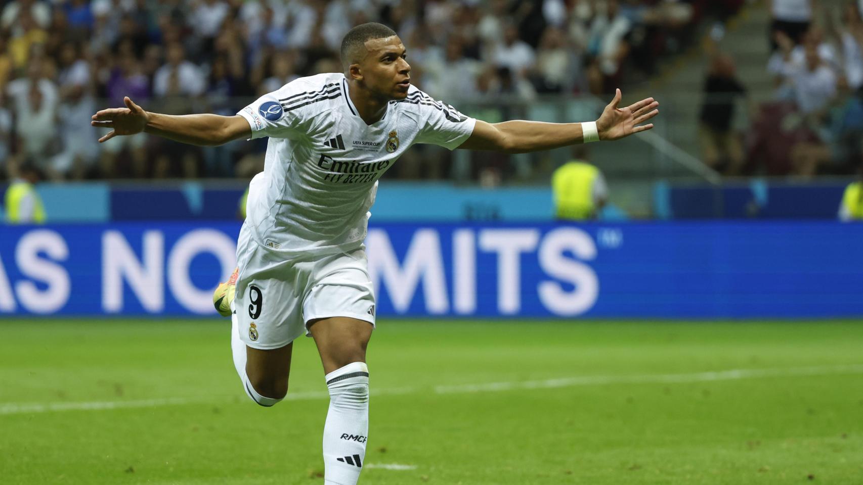 Kylian Mbappé celebra su primer gol con el Real Madrid en la Supercopa de Europa