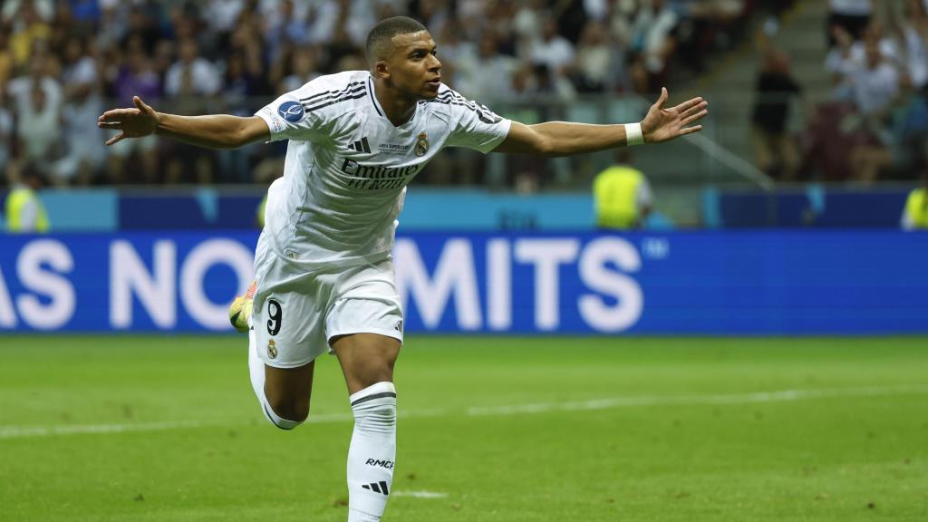 Kylian Mbappé celebra su primer gol con el Real Madrid en la Supercopa de Europa