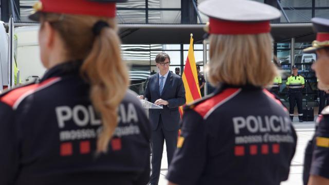 El presidente de la Generalitat, Salvador Illa, interviene durante una visita al Complejo Central de Mossos d'Esquadra