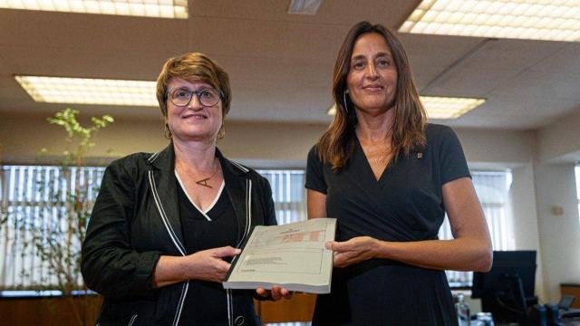 Anna Simó (ERC) y Esther Niubó (PSC), en el traspaso de carteras al frente de la 'conselleria' de Educación de la Generalitat