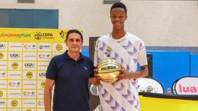 Moussa Manel, MVP de la Liga Ahorramas con el Real Madrid de basket