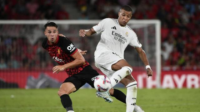 Kylian Mbappé controla el balón durante el Mallorca-Real Madrid