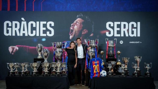 Coral Simanovich y Sergi Roberto, en la despedida del jugador del Barça