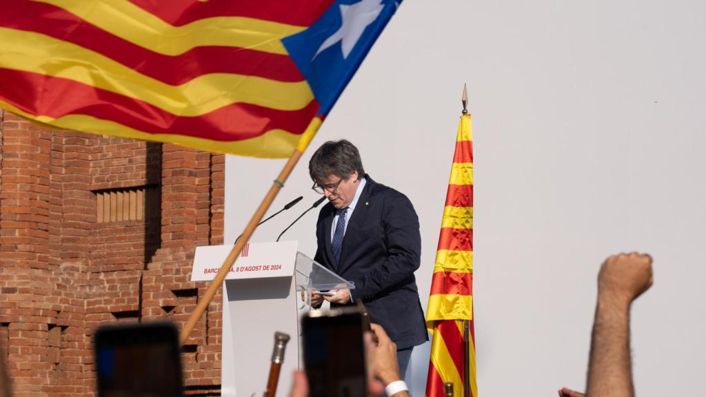 El expresidente de la Generalitat, Carles Puigdemont, durante su fugaz aparición en Barcelona el 8 de agosto