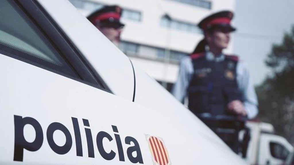 Dos agentes de los Mossos d'Esquadra