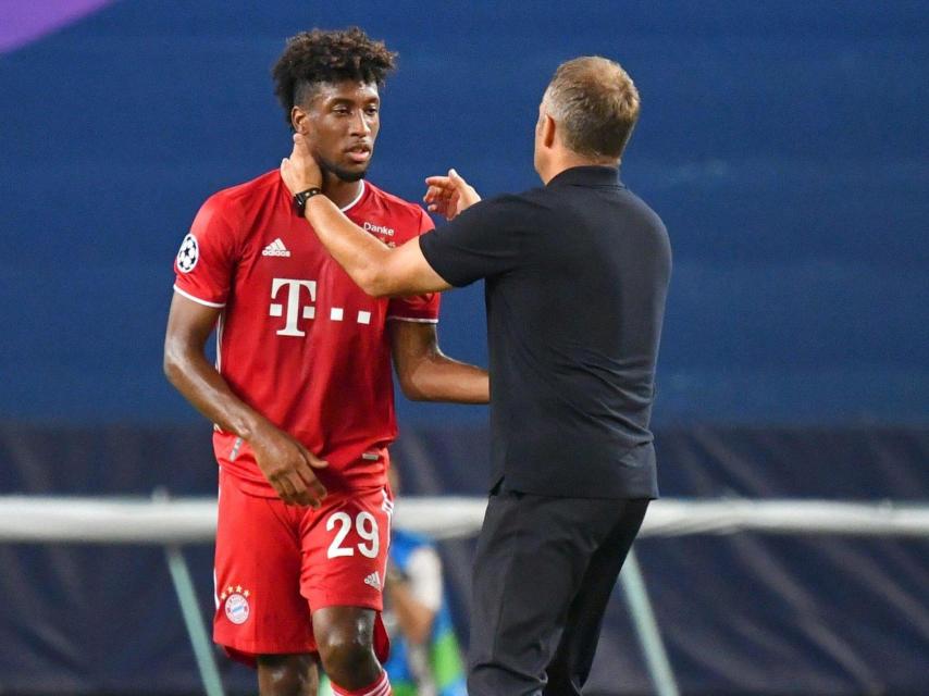 Hansi Flick junto a Kingsley Coman en el Bayern