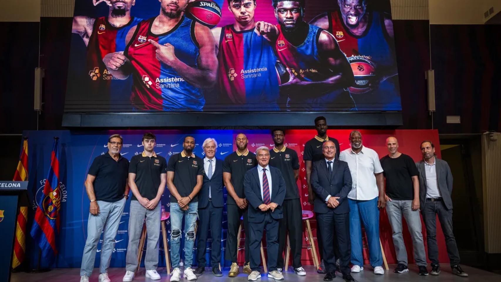 Joan Laporta lidera la presentación de los nuevos fichajes del Barça de basket