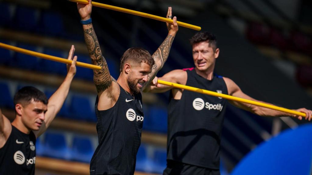 Iñigo Martínez, durante un entrenamiento con el Barça