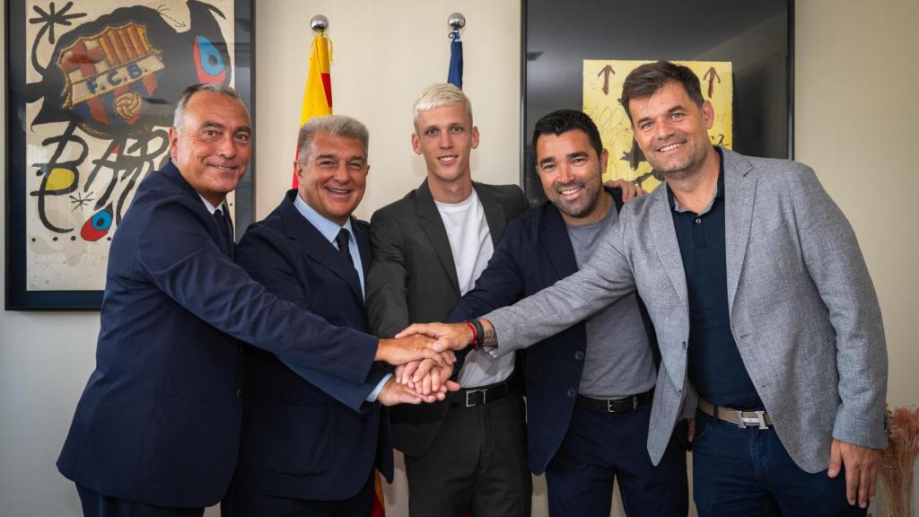 Laporta, Deco y la comisión deportiva del Barça reciben a Dani Olmo