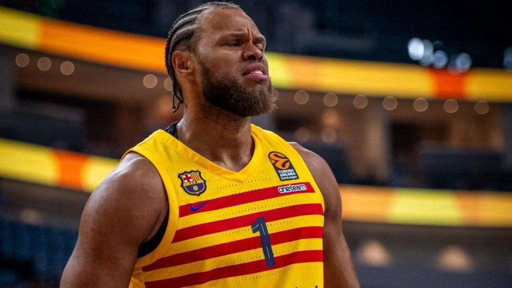 Justin Anderson celebra una canasta en su debut con el Barça de basket