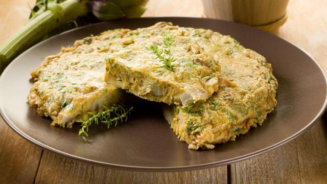 Una tortilla de alcachofas