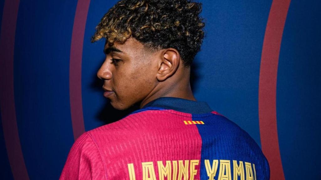 Lamine Yamal, durante la presentación de su nuevo dorsal en el Barça