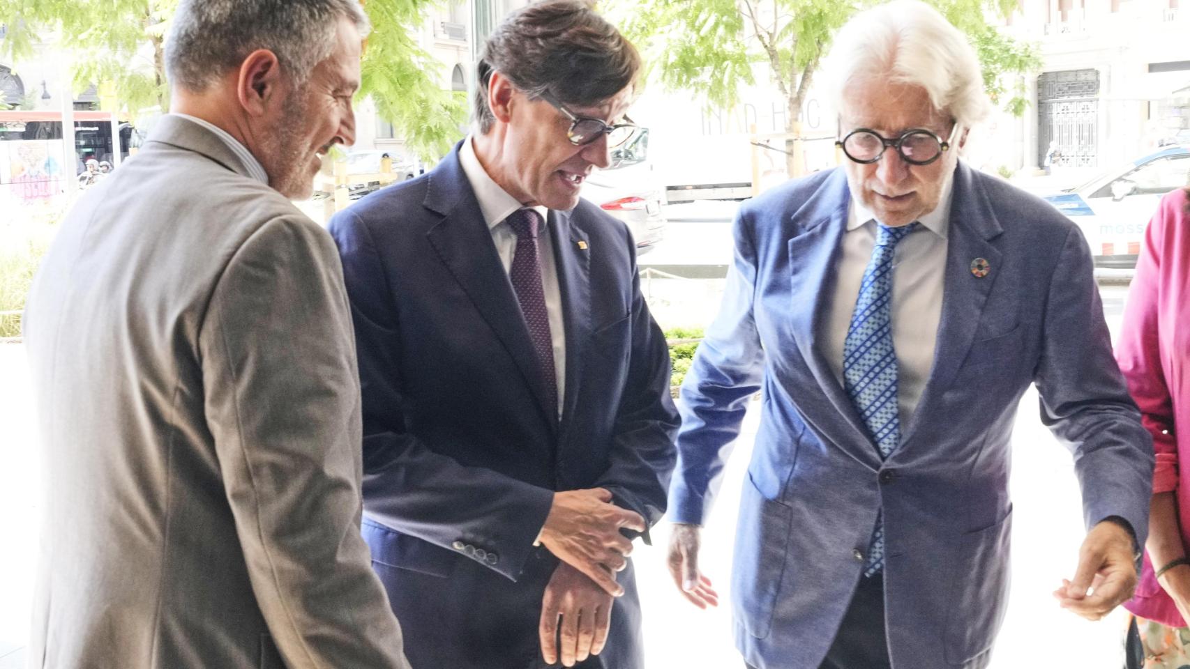 El 'president' Salvador Illa (c), con Josep Sànchez-Llibre (d), presidente de Foment del Treball