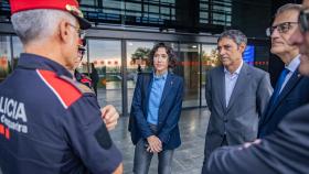 La consejera Núria Parlon (PSC) acompañada del director general de la policía, Josep Lluís Trapero, durante su última vista al Complejo Central de los Mossos d'Esquadra