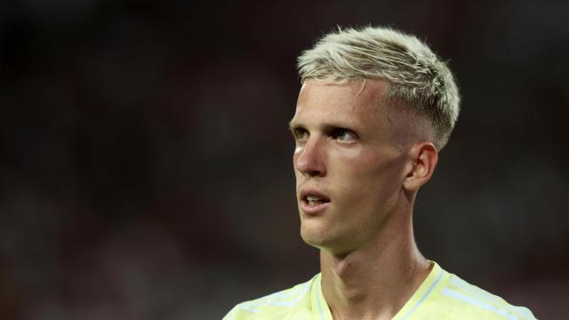 Dani Olmo, con el rostro serio en el empate de España contra Serbia