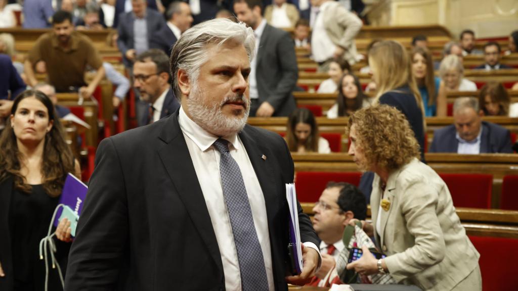 El presidente de Junts en el Parlament, Albert Batet, durante el debate del pleno de investidura, en el Parlament de Cataluña