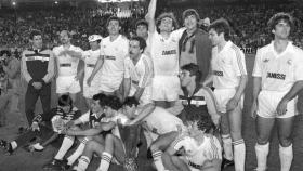 El Real Madrid celebra su victoria en la final de la UEFA de 1985