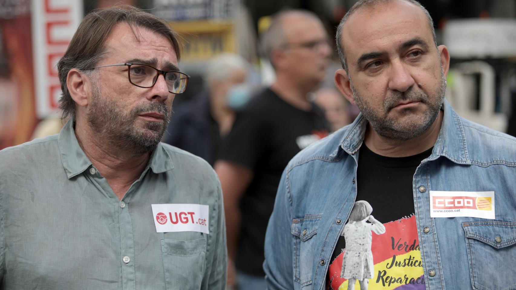 Los secretarios generales de UGT y CCOO de Cataluña, Camil Ros (i) y Javier Pacheco (d)