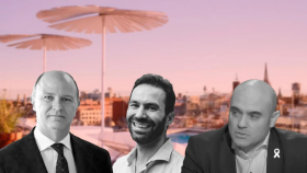 Manuel Grau, Oriol Serra y Xavier Vendrell, ante una terraza de Yurbban