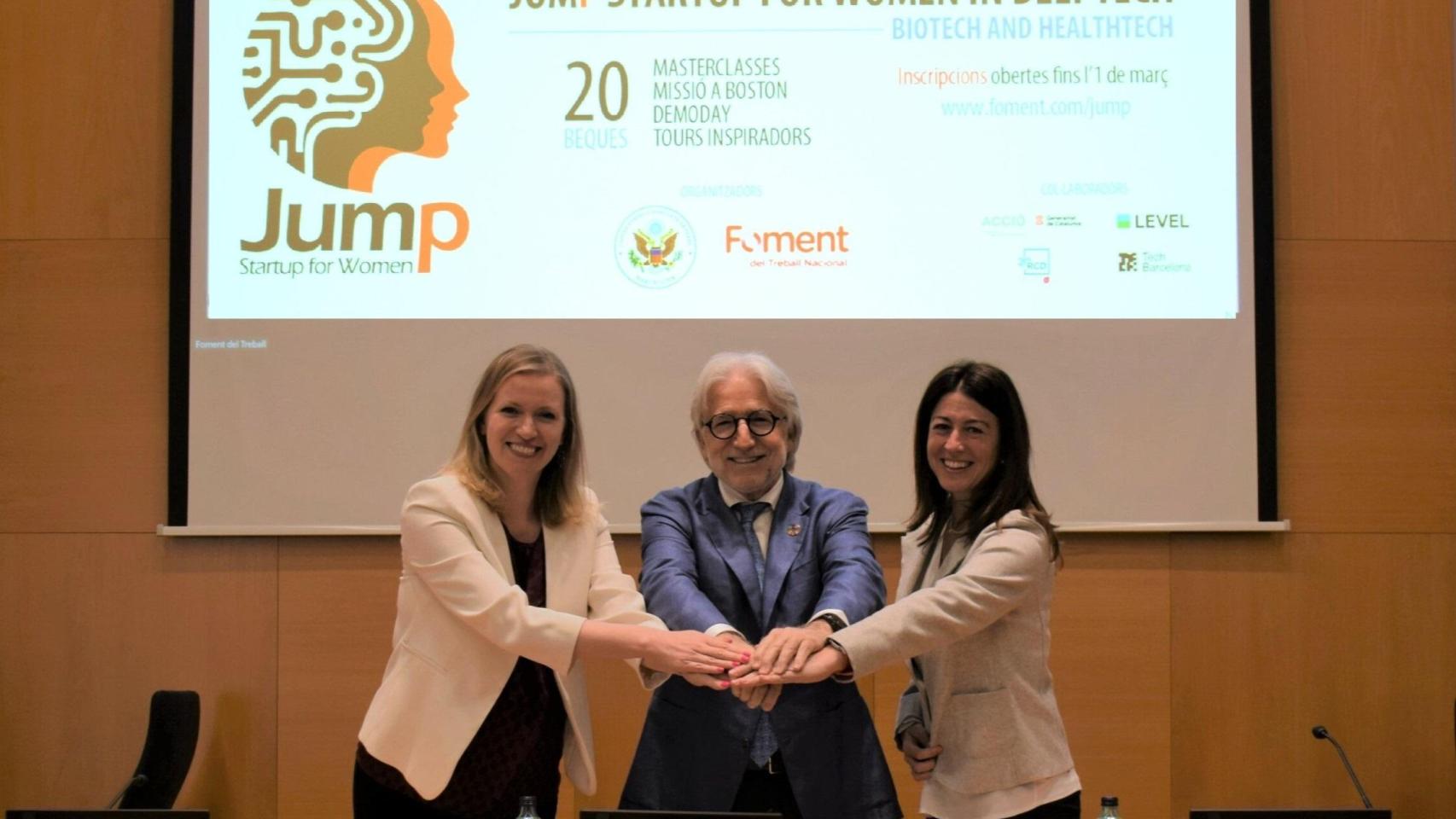 Josep Sánchez Llibre, presidente de Foment del Treball, con representantes del Consulado de EE.UU. en Barcelona