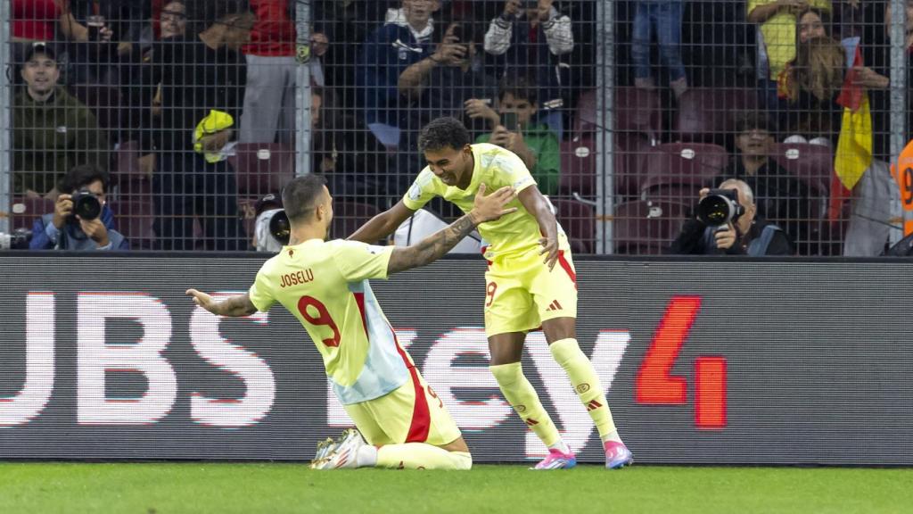 La euforia de Joselu tras recibir el pase gol de Lamine Yamal