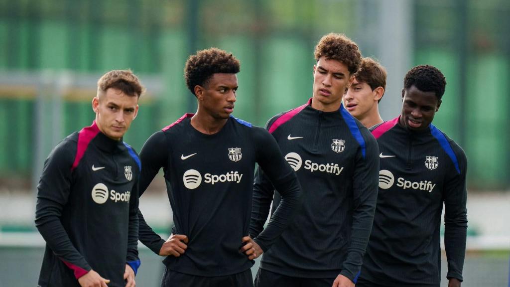 Los jóvenes talentos del Barça entrenan bajo las órdenes de Hansi Flick