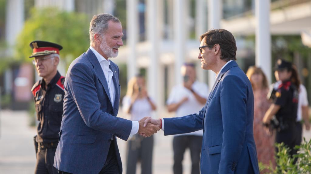 Imagen conjunta de Felipe VI y Salvador Illa en el acto institucional de la Copa América