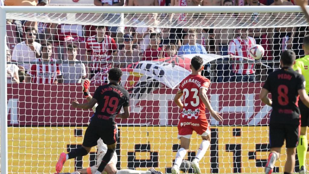 Lamine Yamal marca el primer gol del Barça ante el Girona