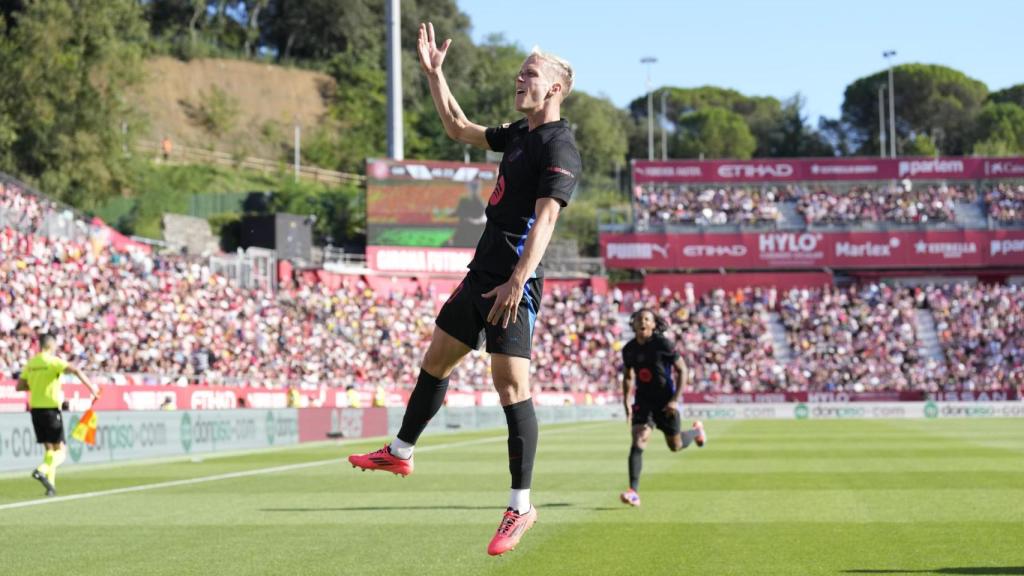 Dani Olmo marca el tercer gol del Barça en Girona