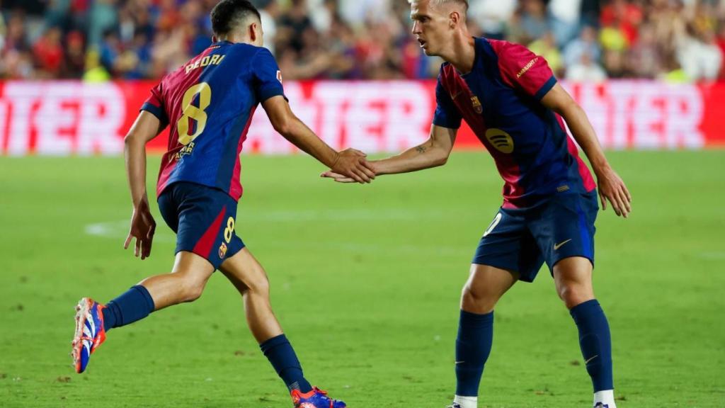 Pedri y Dani Olmo, en un partido del Barça