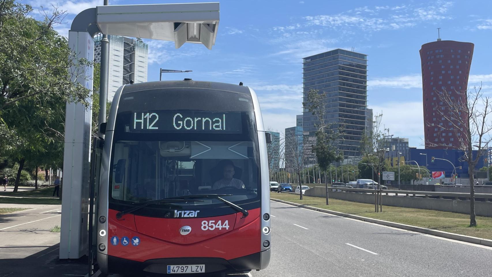 Imagen de archivo de un autobús en Hospitalet de Llobregat