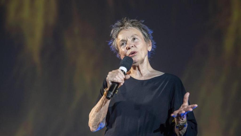 Una actuación de Laurie Anderson