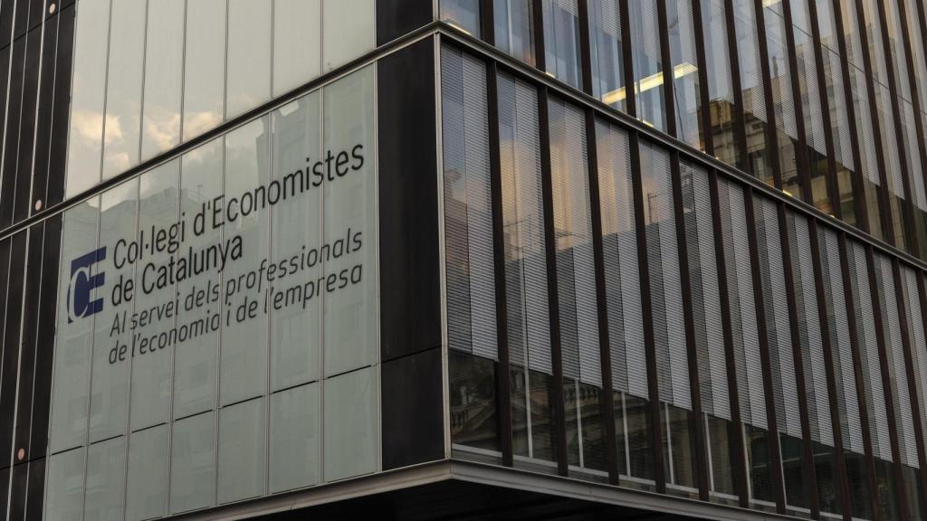 Exterior de la sede del Colegio de Economistas