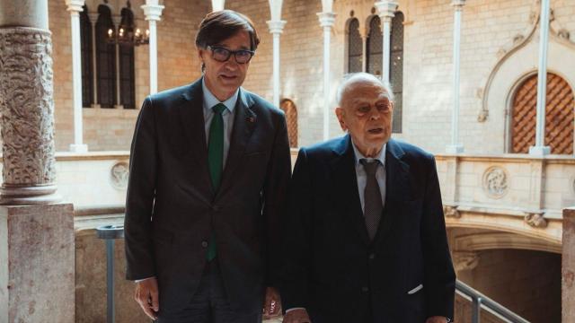 Salvador Illa, recibiendo a Jordi Pujol en el palacio de la Generalitat