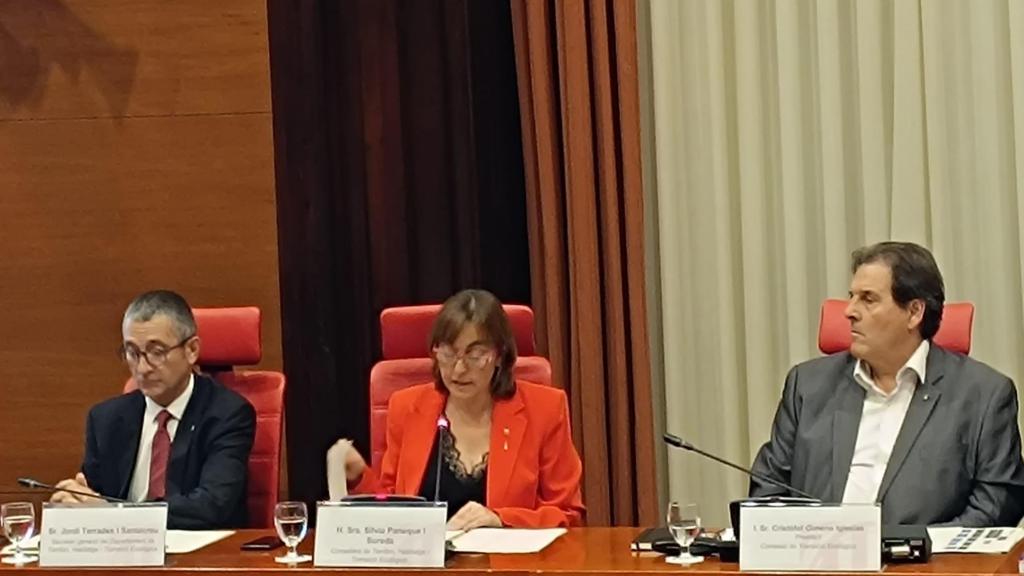 La 'consellera' Sílvia Paneque durante su intervención en la comisión de Territorio y Vivienda del Parlament, a miércoles 18 de septiembre de 2024