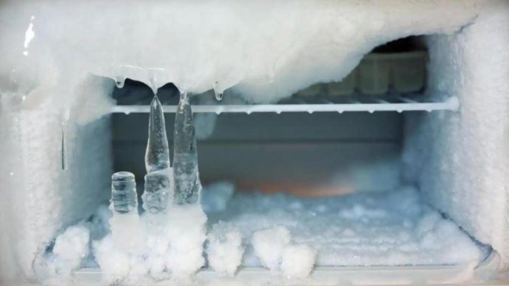 Hielo en un congelador