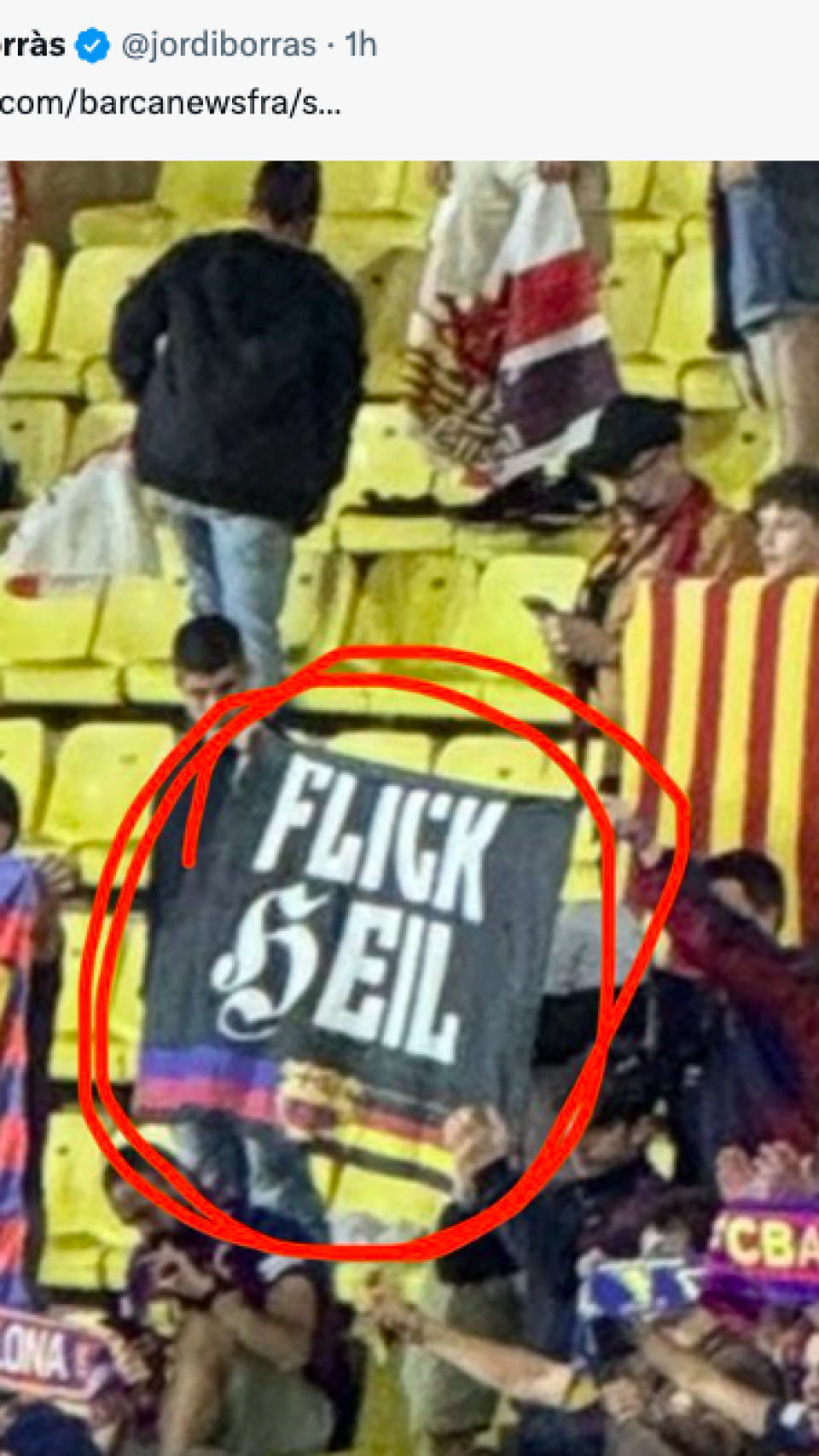 Bandera exhibida por seguidores del Barça en el Stade Louis II de muy mal gusto