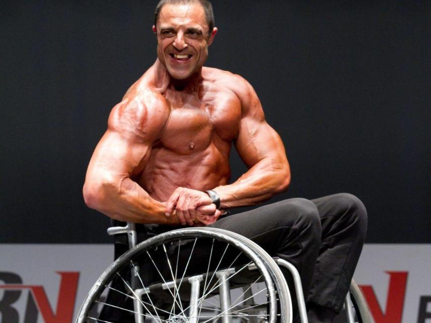 Joan Segura, wheelchair bodybuilder, en una competición