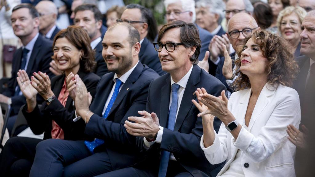 El 'conseller' de la Presidencia, Albert Dalmau, junto al presidente de la Generalitat de Cataluña, Salvador Ila, en el acto por la Diada de Cataluña en Madrid