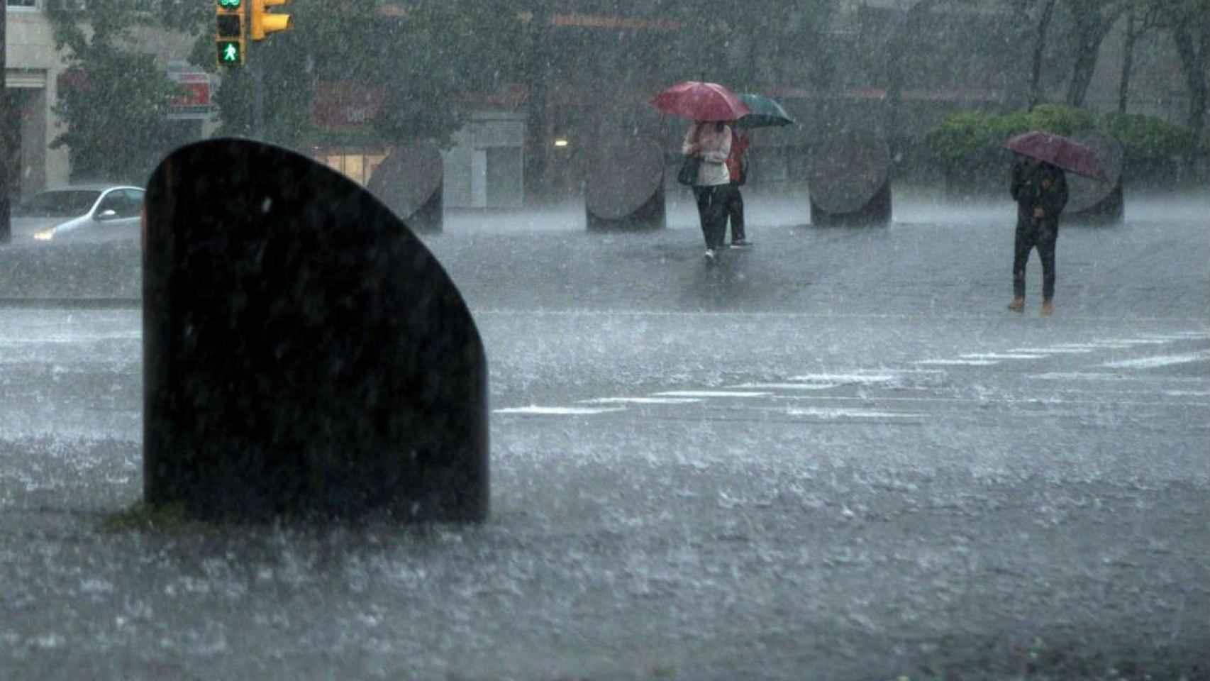 Imagen de archivo de fuertes lluvias en Barcelona, Cataluña