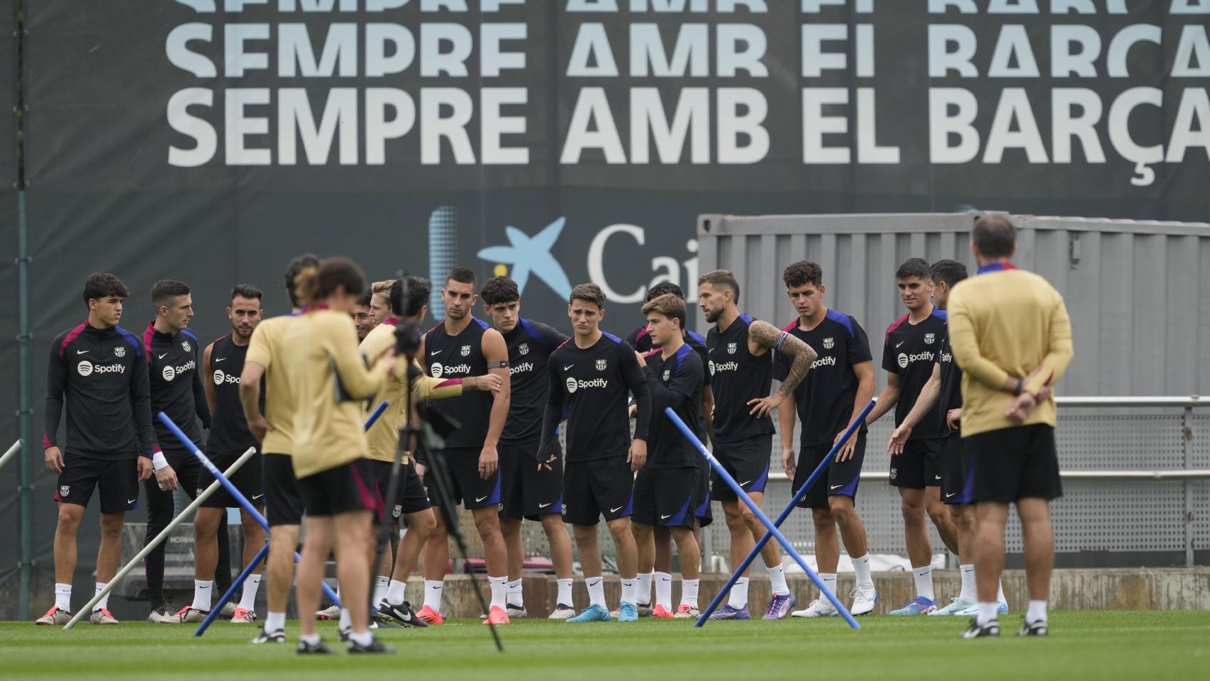 El Barça de Hansi Flick entrena antes de visitar al Villarreal